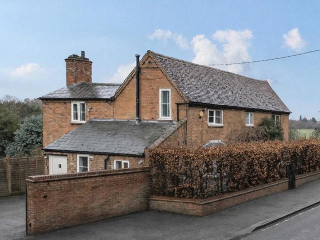 House for rent in Green Close, Warwickshire