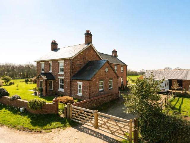 House for sale in Sandy Bank, Shropshire