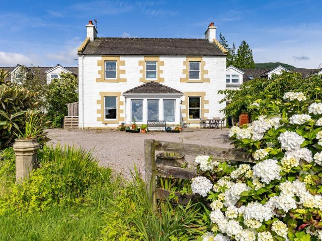 House for sale in Dalinlongart, Scotland