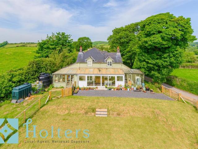 House for sale in Trefeglwys, Wales