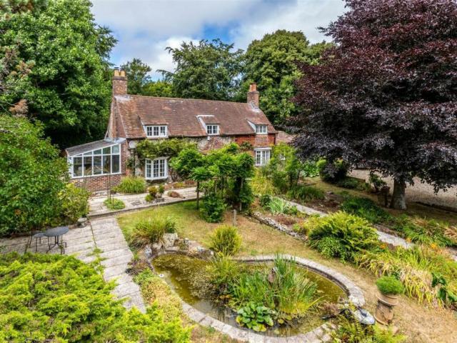 House for sale in Littlecote, West Sussex