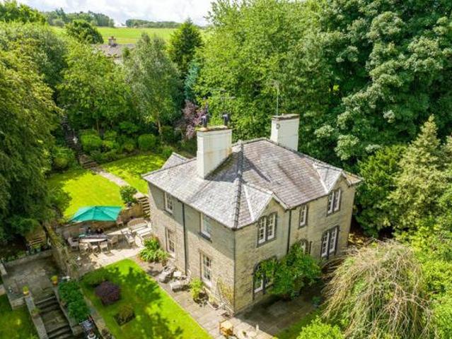 House for sale in Holmfirth, West Yorkshire