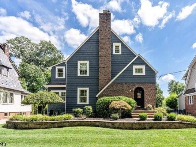 House for sale in Cranford, New Jersey