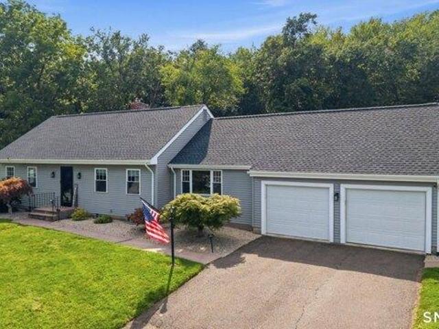 House for sale in Cromwell, Connecticut