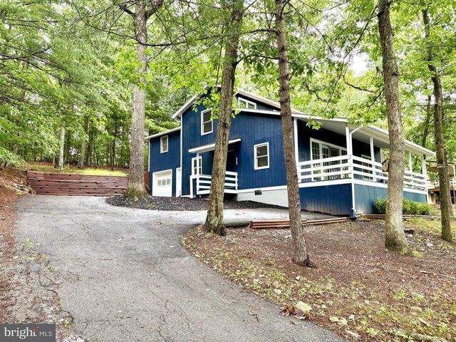 House for sale in Cross Junction
