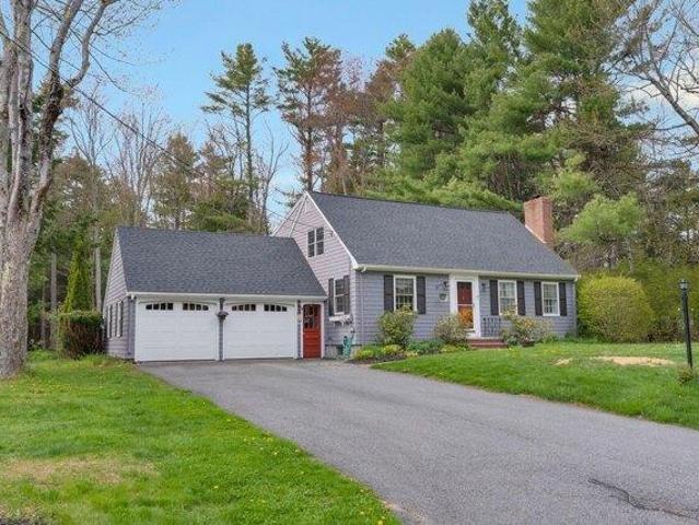 House for sale in Cumberland Center, Maine