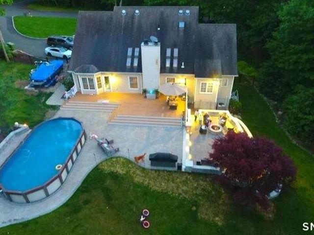 House for sale in Mill Plain, Danbury