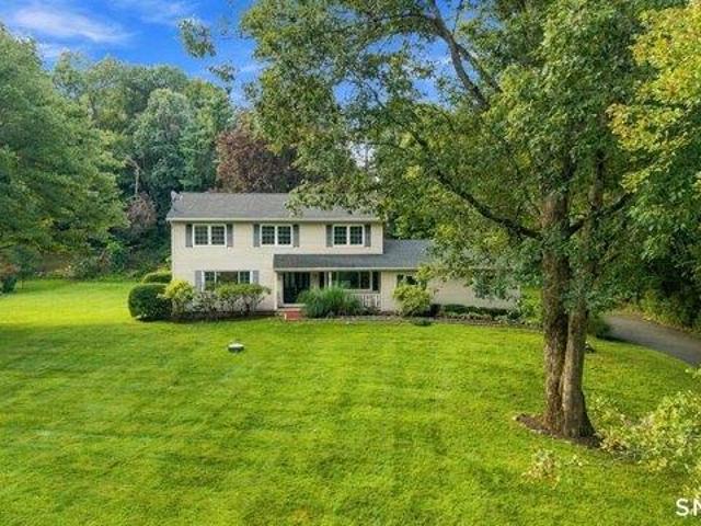 House for sale in Pond Ridge Estates, Danbury