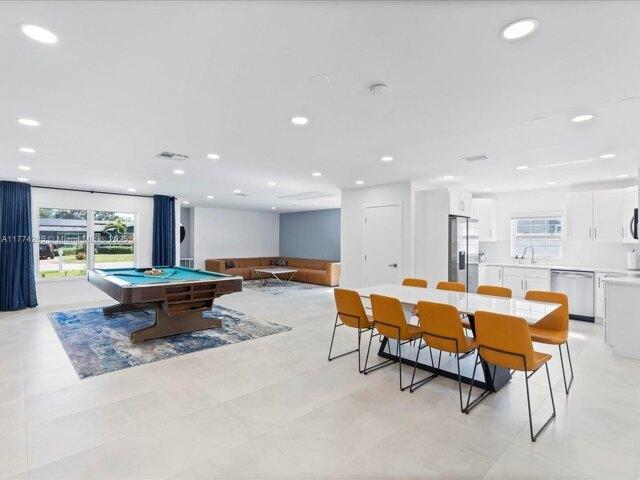 House for sale in Dania