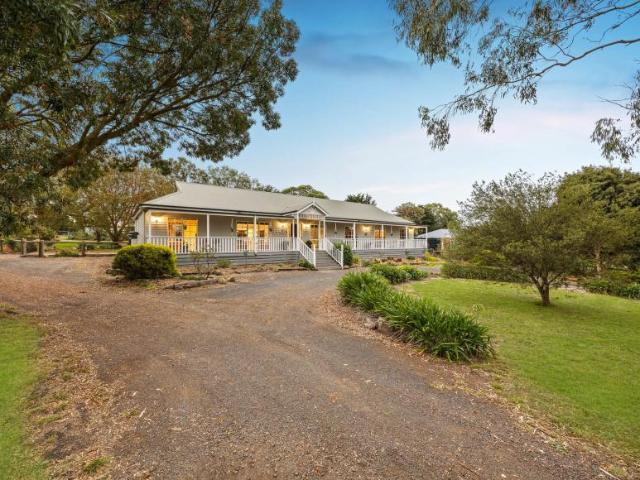 House for sale in Darraweit Guim, Victoria