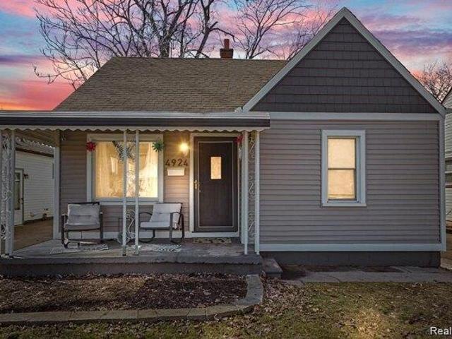 House for sale in Dearborn Heights, Michigan