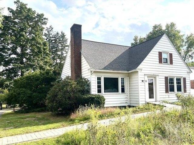 House for sale in Deerfield, Massachusetts