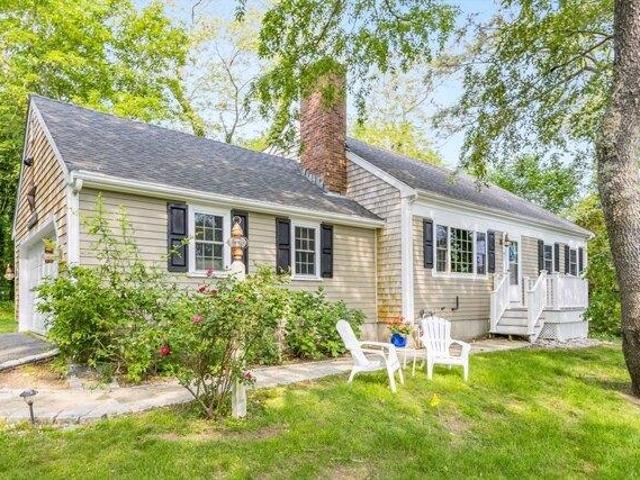 House for sale in Dennis