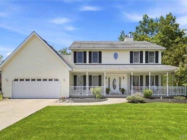 House for sale in Bowmansville, New York