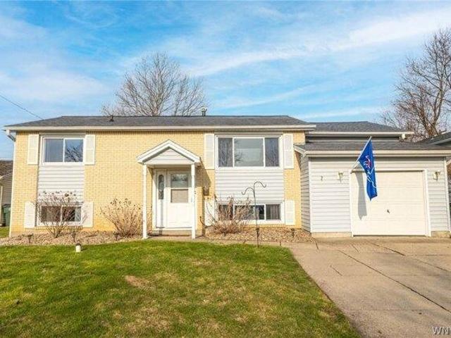 House for sale in Bowmansville, New York