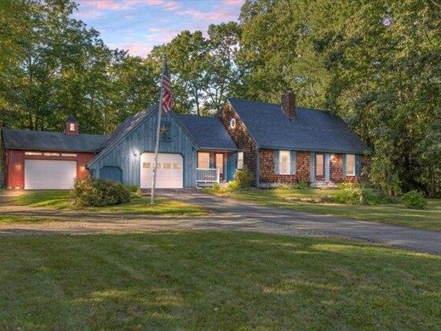House for sale in Derry, Rockingham County