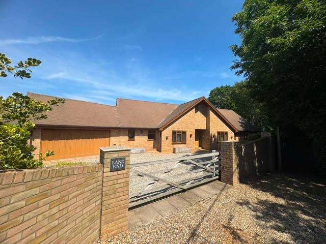 Bungalow for rent in Chelmsford, Essex