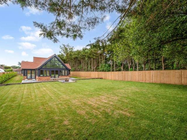 Bungalow for sale in Barnham and Eastergate, Clapham