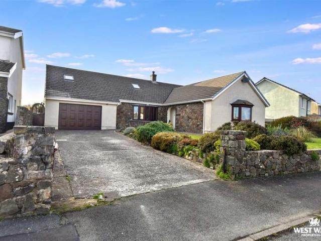 Bungalow for sale in Neyland, Wales