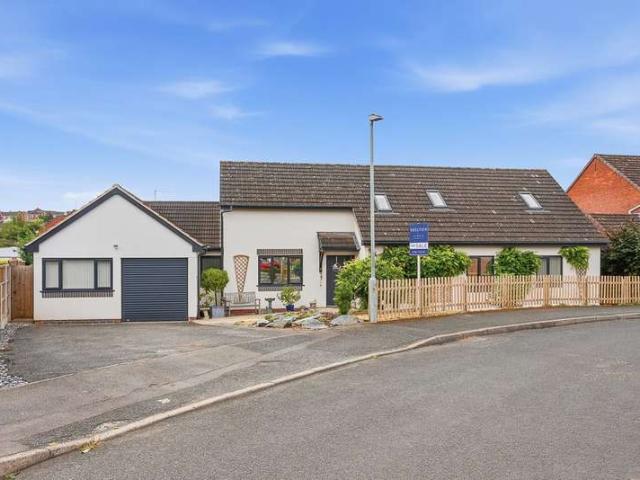 Bungalow for sale in Primsland, Crookhill