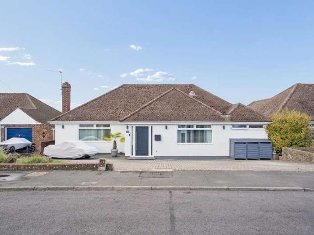 Bungalow for sale in Chalfont St. Peter, Denham