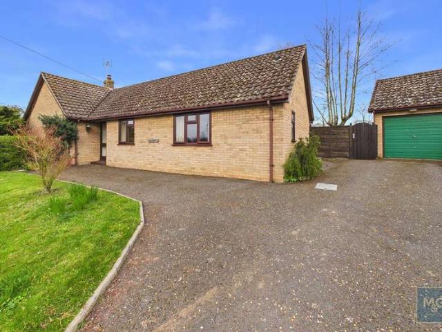 Bungalow for sale in Bedingfield, Suffolk