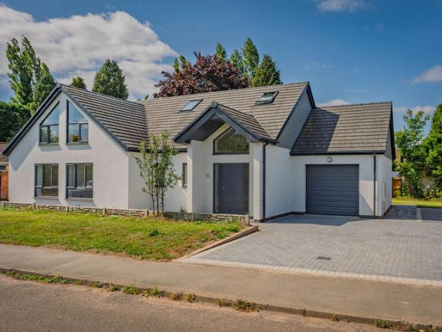Bungalow for sale in Gun Hill, Warwickshire