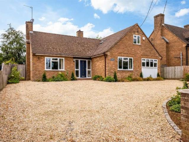Bungalow for sale in Kings Sutton, Northamptonshire