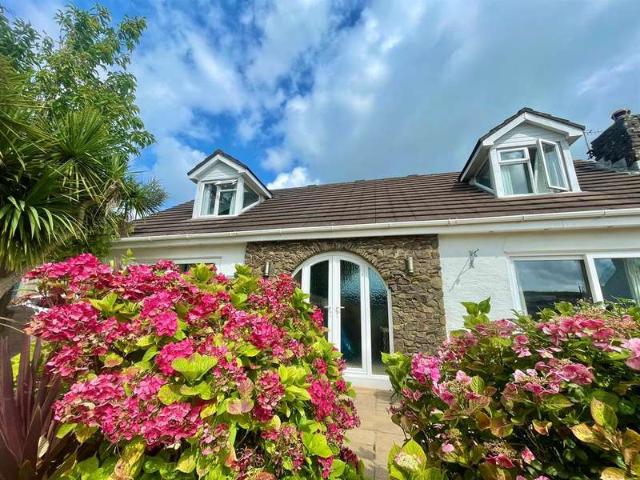 Bungalow for sale in Saundersfoot, Wales