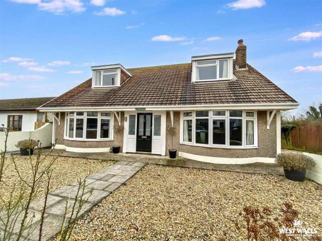 Bungalow for sale in East Williamston, Wales