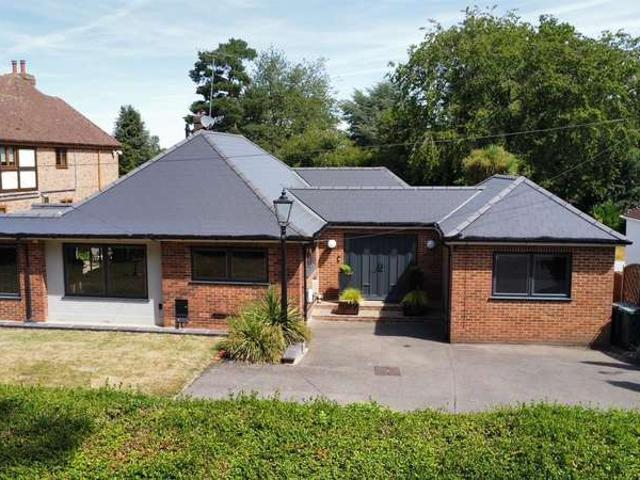 Bungalow for sale in Longfield and New Barn, Monks Orchard