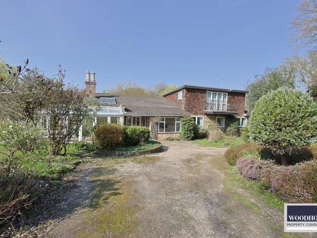 Bungalow for rent in Greater London