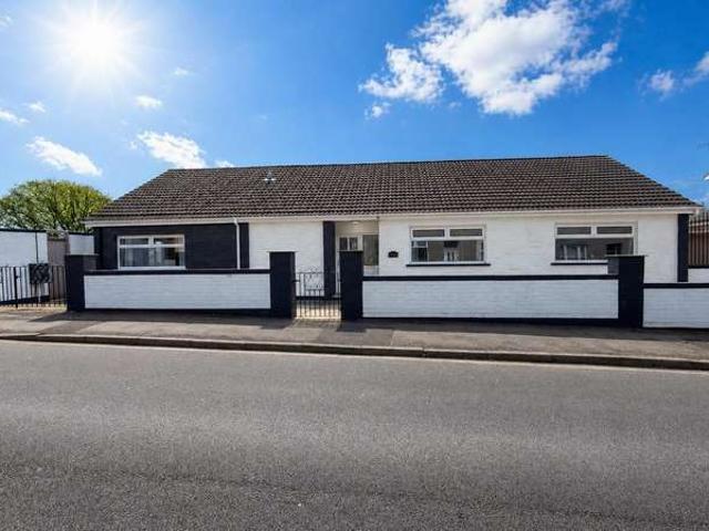 Bungalow for sale in Gadlys, Aberdare