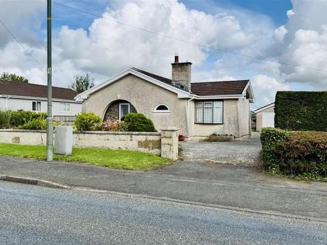 Bungalow for sale in Llandissilio, Wales
