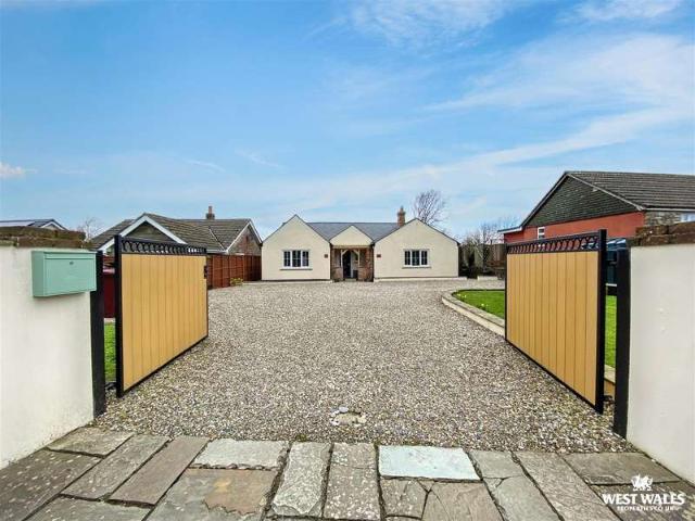 Bungalow for sale in Manorbier, Jameston