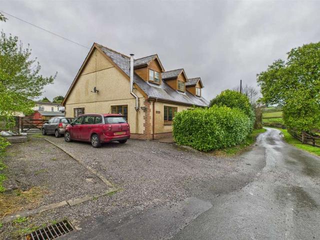 Bungalow for sale in Llanfihangel Aberbythych, Wales