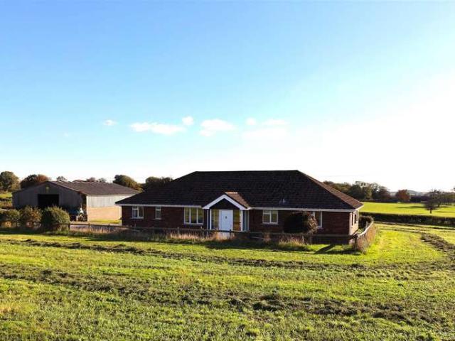 Bungalow for rent in Llysworney, Wales