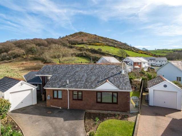 Bungalow for sale in Llanrhystud, Wales