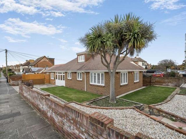 Bungalow for sale in Acol, Kent