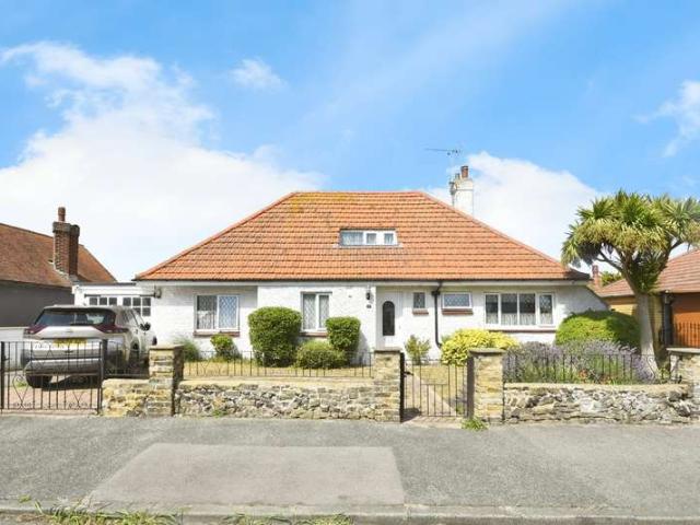 Bungalow for rent in Millmead, Acol