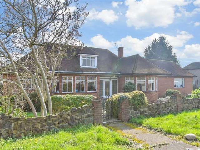 Bungalow for sale in Gidea Park, Greater London