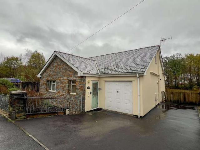 Bungalow for sale in Pontycymer, Wales