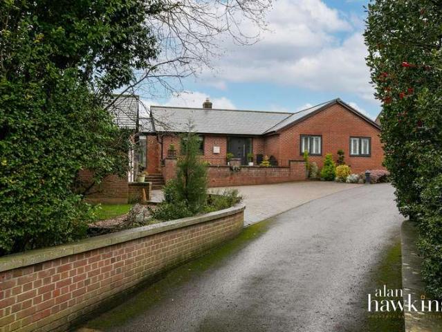 Bungalow for sale in Lyneham and Bradenstoke, Bradenstoke