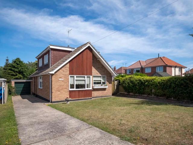 Bungalow for sale in Stokesby, Norfolk