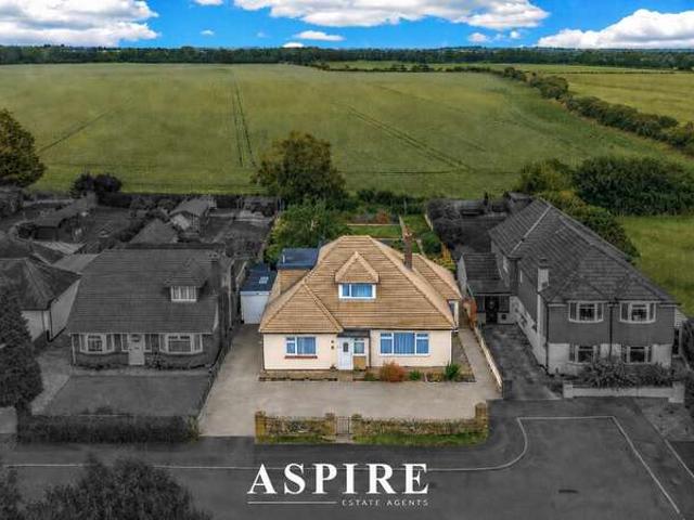 Bungalow for sale in Rochford, Barling