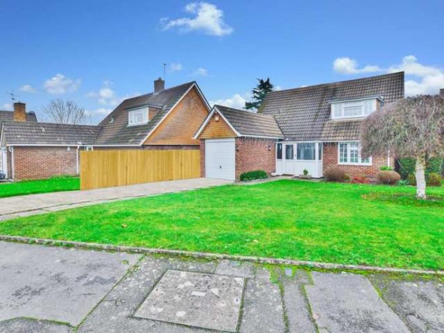 Bungalow for sale in Burnham, Slough