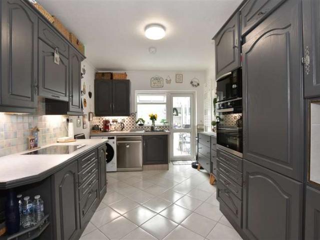 Bungalow for sale in Vange, Basildon
