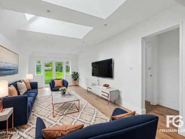 Bungalow for rent in Midway, Kent