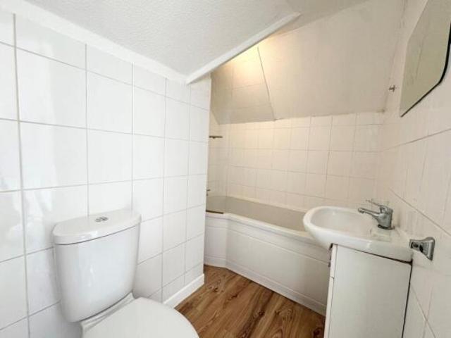 Bungalow for rent in Westborough, Surrey