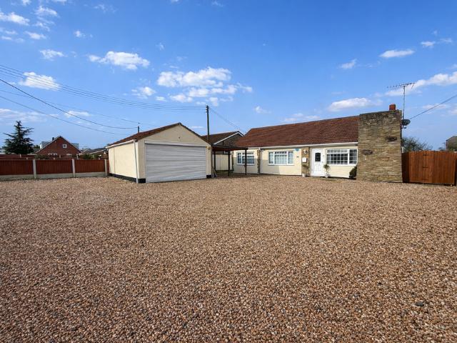 Bungalow for sale in Maylandsea, Maldon